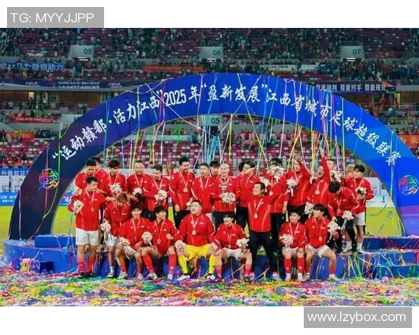 成都足球明星赛现场激情四溢球迷齐聚共享足球盛宴